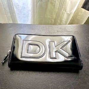 DKNY Zipper Wallet